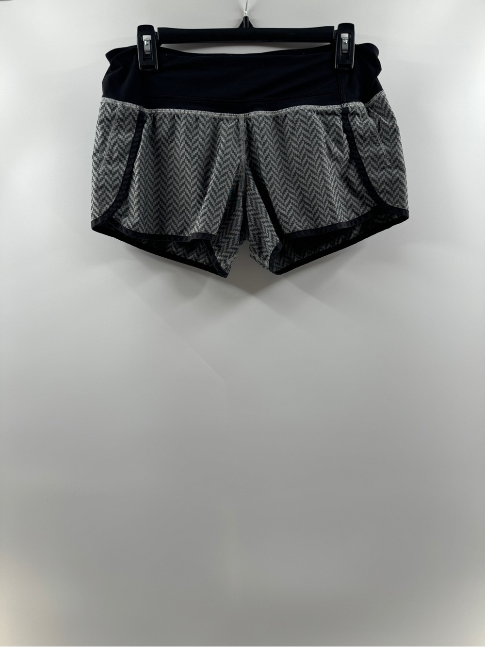 Lululemon Run Times Short Giant Herringbone Swift Black White – Women's Size 6 - Picture 2 of 8